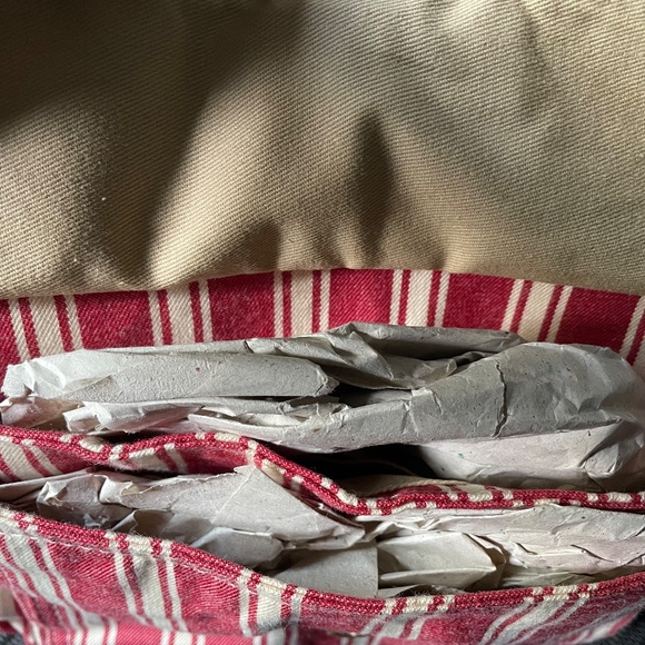 NWT GAL Bag - Red & White w Tan Accents - Lots of Pockets & Adjustable Strap - Picture 4 of 6